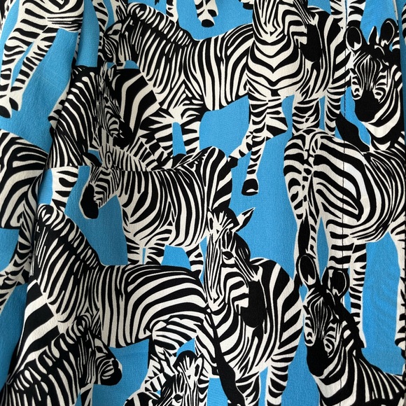 FLASH ⚡️⚡️⚡️ SALE!!! Michael Kors Zebra 100% Silk Button-Up Blouse! NEW! Sz 0 - Picture 7 of 7